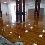 Pisos de madera de pinotea, Palacio de las Aguas (Aysa)