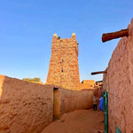 Ruelle ensablée de Chinguetti, près du minaret, en Mauritanie