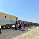 Embarquement dans ou sur le train du désert en Mauritanie