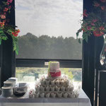 Pink WeddingCake with softgreen flowers, Sabine en Jan, WeddingCake Den Bosch, Bruidstaart Den Bosch