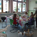 Kräuterworkshop, herstellen von Duftkissen mit Kindern