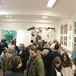 Ausstellungsraumpanorama bei der Vernissage