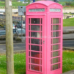 cabine téléphonique rose...