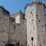 Split: tour du Castel vénitien et statue de Marko Marulić