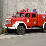 Lun, le camion de pompiers date de l'époque titiste