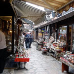 Sarajevo: quartier de Baščaršija, rue des chaudronniers