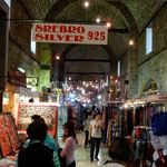 Sarajevo: Gazi Husrev Begov Bezistan, grand marché couvert.
