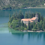 Parc de Krka, Ilot de Visovac sur lequel se trouve un monastère