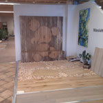 Rustikal trifft modern – Wandgestaltung trifft Sitzgelegenheit   Kollektion: „PF&HM“  "2012" Werksbeschreibung unten