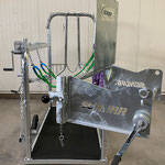 SCHURR Klauenpflegestand Modell Standard Hintertüre zum Teil geöffnet