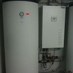Innenteil der Luftwärmepumpe mit Boiler