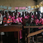 Klassenraum in der Primary School Mbiriizi