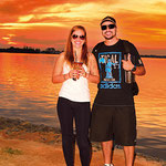Touristenpärchen aus Curitiba geniesst den Sonnenuntergang am Guaíba mit Chimmarrao - (c) Lou Avers