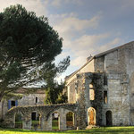 Le transept amputé et les restes de la salle capitulaire