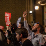 Les jeunes sur les réseaux sociaux diffusent le meeting de Benoît Hamon. #benoithamon2017