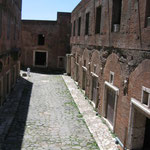 Инсула - многоитажный дом древнего Рима, фото