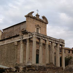 Храм Антония и Фаустины в Риме, фото