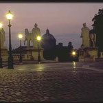 Красива Капитолийская площадь в вечернем освещении! Фото