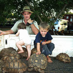 Turtle-Rescue with Mickey & Jamie-Lee Riley