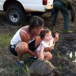Turtle-Rescue with Mickey & Jamie-Lee Riley