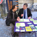 On discute avec Mr Nauche