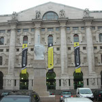 Milano - Edificio vincolato Palazzo Mezzanotte Piazza Affari