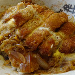 かつ丼　ポークまたはチキン　１７ユーロ