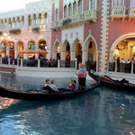 Der Canale Grande ca. 400 Meter lang, mit den singenden Gondolieri 