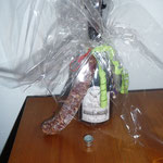 Stef erhielt für kommende Altreu-Reisen ein Präventions-Trinkgefäss