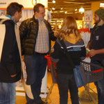 irgendwie passt dieser komische Truppe wirklich nicht rein