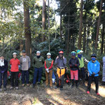 １２月４日　小菅純撮影　山道整備、杉の丸太切り出しチーム