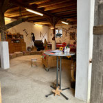 Außenansicht der Scheune mit Holzdetails