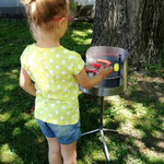 Edelstahlgrill - kleiner runder Grill aus Edelstahl (© Raven Metall Design)