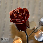 Edelstahlblumen - Edelstahlrose mit Kupferblüte - Detailansicht Kupferblüte (© Raven Metall Design)