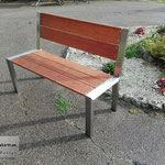 Edelstahlmöbel - Gartenbank aus Edelstahl und witterungsbeständigem Kempasholz (© Raven Metall Design)