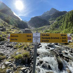 Schweibbach 2100m - Wir sind genau in der Mitte - Nach Saas 3:20 Std. - nach Grächen 3:25 Std.