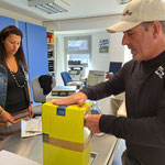 Wir waren ca. 45 Min. auf der Post - Paket selber machen...