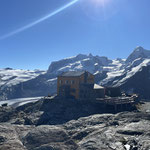 Die Gandegghütte und das Monterosamassiv - Hinter dem Monterosamassiv liegen die Dörfer Saint Jacques, Gressoney, Alagna, Macugnaga - Diese Dörfer wollen wir besuchen