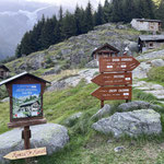 Anstatt hinauf, müssen wir wieder runter zur Hütte fahren