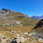 Hier käme Piste und Bahn. Zermatt-Cervinia-St.Jacques-Gressoney-Alagna. 5 Skiorte, 5 Täler, zusammen verbunden zum grössten Skigebiet der Welt.
