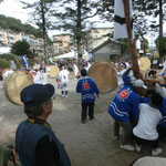 徳重大バラ太鼓踊り。
