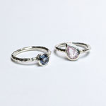 925er Silberring mit Spinell (blau) 195 Euro, 925er Silberring mit Turmalin (rosa), 230 Euro
