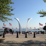 9-11-Memorial with Manhattan-skyline