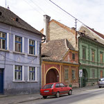 Altstadtstraße mit traditioneller Farbigkeit