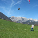 Eder Markus ist im Endanflug beim Landeplatz Oberbiberg