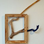 "Reach Out", 2010, Fundholz, Rahmen, Acryl, Schlagmetall „Gold“, ca. 60 x 50 cm