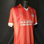 2023-2024 Kampioensshirt #25, gedragen door de spelers na de wedstrijd of tijdens de huldiging. 