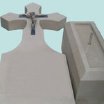 Croix en pierre avec socle
