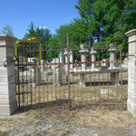 portail ancien fer forgé (n°10) et piliers en pierre et briques     VENDU