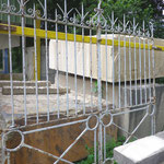 Portail ancien (n° 1)      
